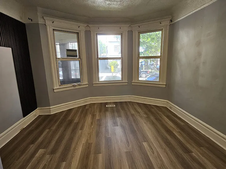 27 Linden Ave #A1 — Photo 11