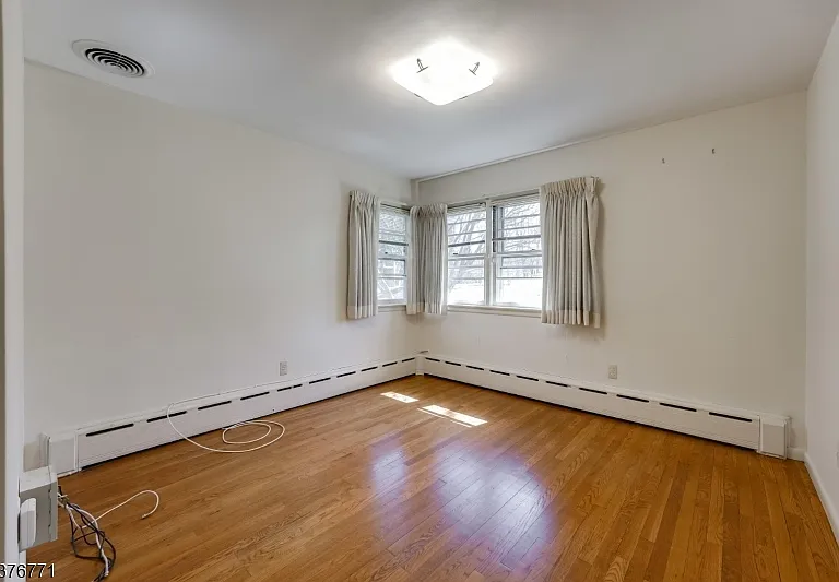 17 Oxford Dr — Photo 18