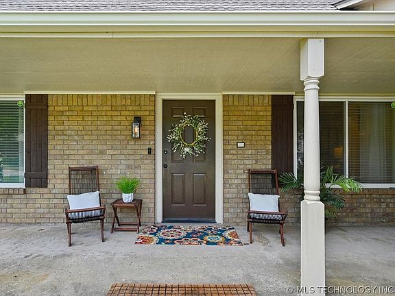 2nd image of 1001 W Decatur St