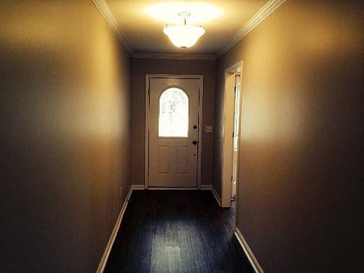 3rd image of 104 Frankfort Dr