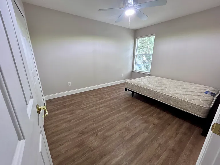 2135 Ridgewood St — Photo 14