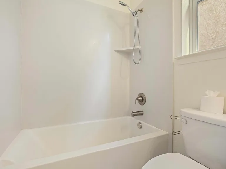 1136 Rothbury Ln — Photo 23