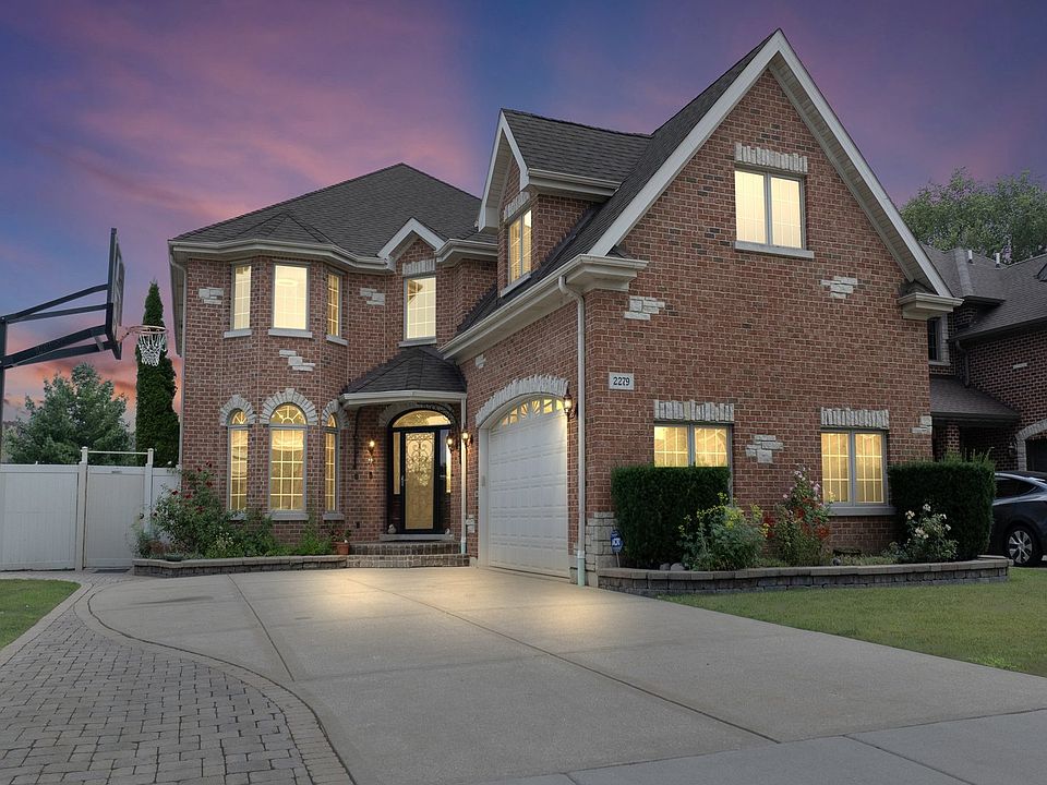 2nd image of 2279 Westview Dr