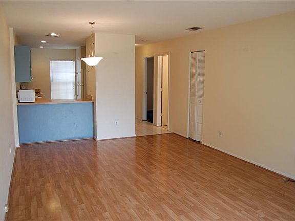 3rd image of 1484 SE Colchester Cir