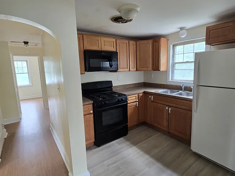 155 Glenwood Ave #2 — Photo 4
