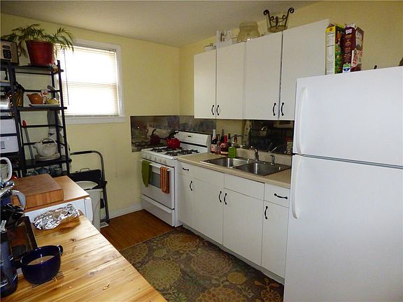 5th image of 719 S Walnut St