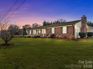 6443 Roanoke Dr, Kannapolis, NC 28081