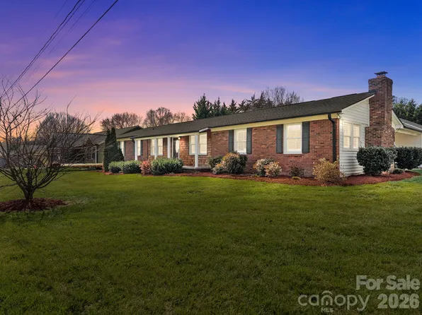 6443 Roanoke Dr, Kannapolis, NC 28081