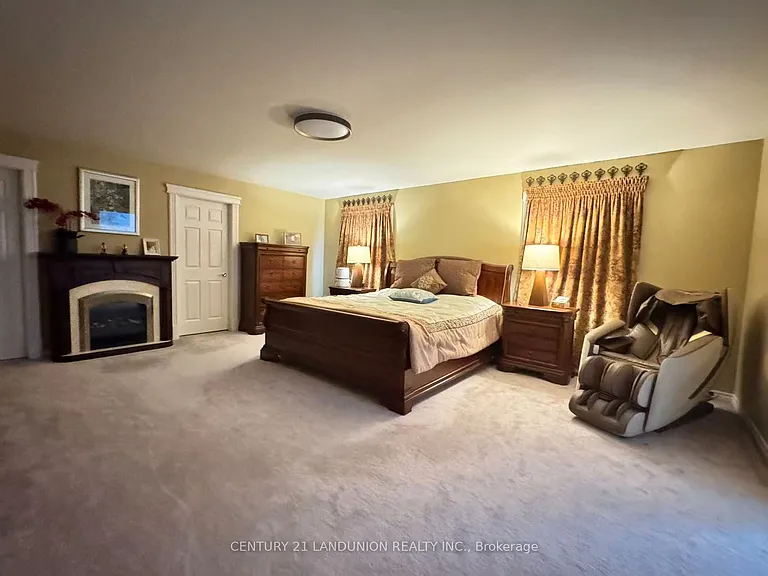 5 Dafoe Ct — Photo 15