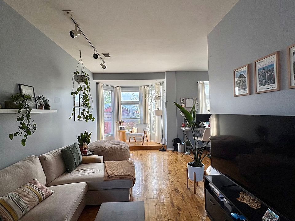 1st image of 1232 W Belmont Ave #2