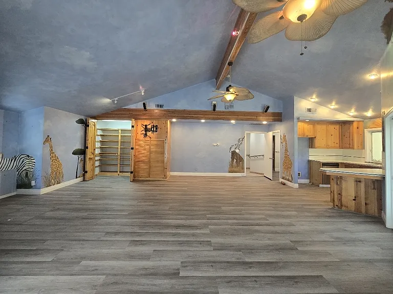 1176 W San Bruno Ave — Photo 31