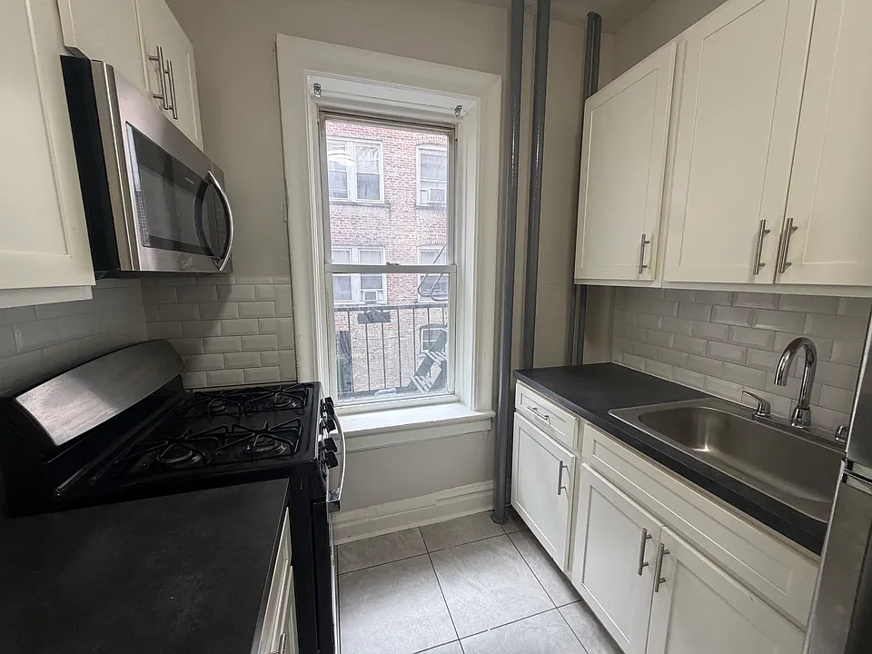 125-127 Corbin Ave #101F