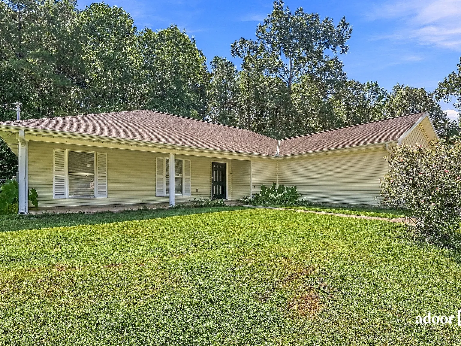 4 bed, 2.0 bath, 1410 sqft, $1,745 — Photo 3