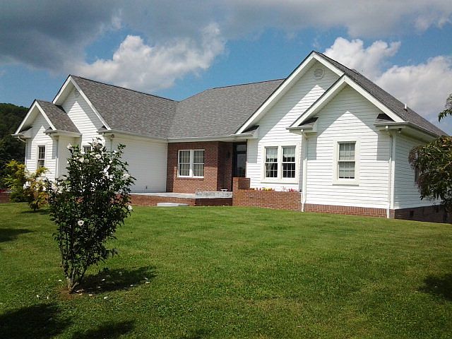 1st image of 136 Meadowland Cir