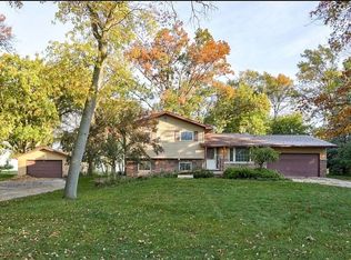 695 Knodt Rd, Essexville, MI 48732