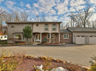 292 E Moorestown Rd, Wind Gap, PA 18091