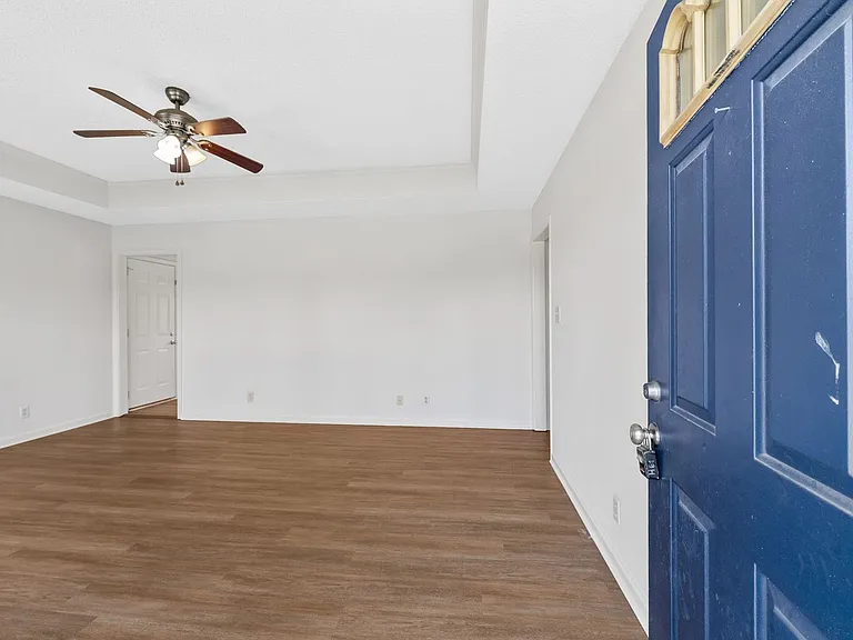 253 Moncrest Dr — Photo 4