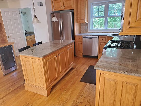 5th image of 70 Fountain St APT 10