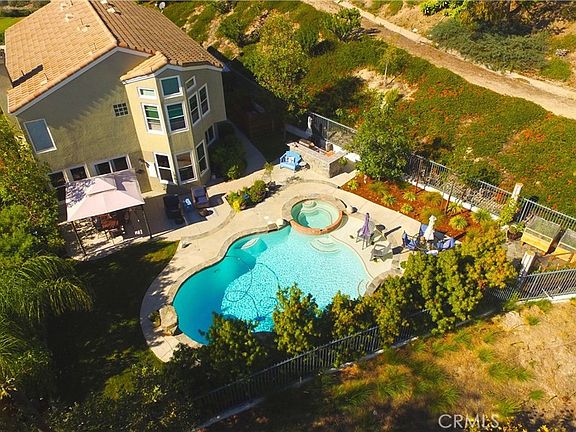 3rd image of 2 Alamitos