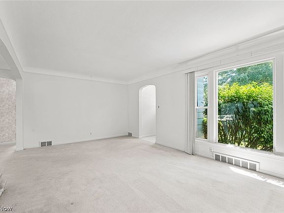 3rd image of 4245 Bexley Blvd