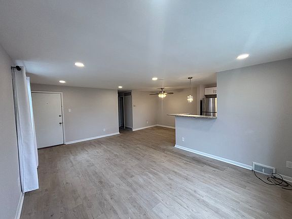 2nd image of 17 Windsor Rd Floor 1