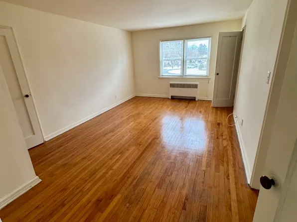 4 Springwood Cir #4I, Hyde Park, NY 12538