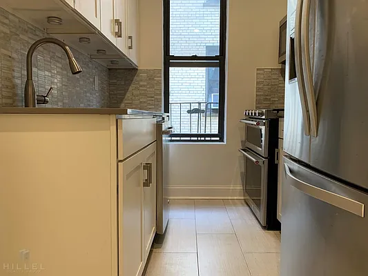 Rented by Hillel Realty Group | media 20