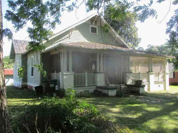 315 E Hill St, Warsaw, NC 28398
