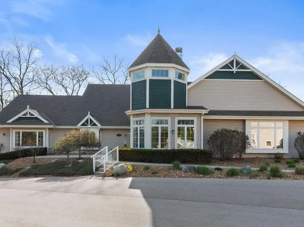 6195 Walnut LANE #66, Cudahy, WI 53110