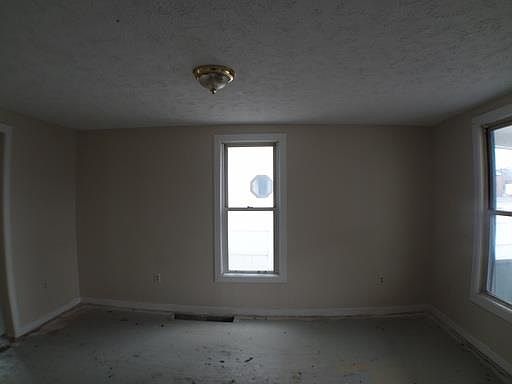 4th image of 7 Frank Ct