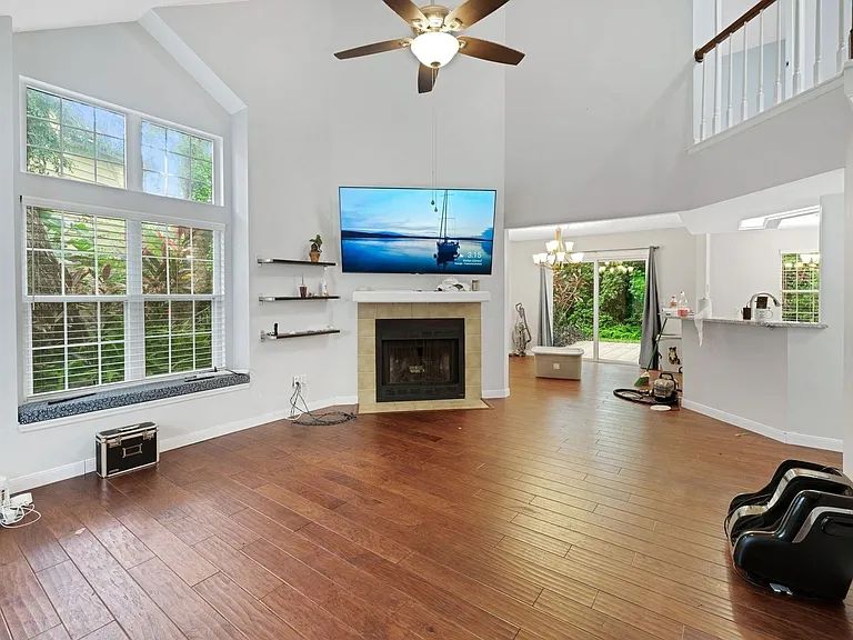 2758 Waymeyer Dr — Photo 17