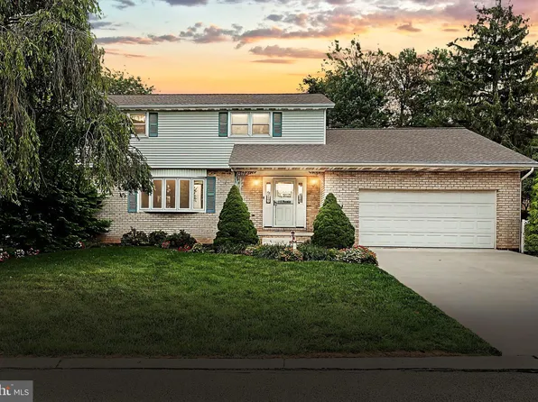 781 Dawnlight Dr, York, PA 17402