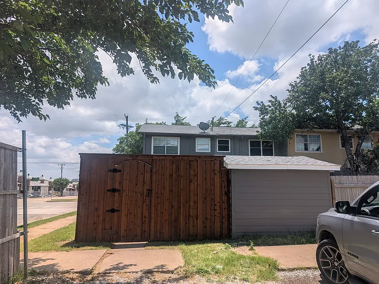 7190 Hickory St — Photo 6