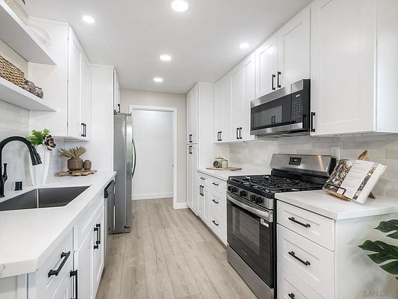 5th image of 4228 Vista Del Rio Way Unit 2