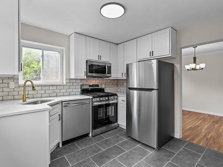 7812 Drexel Dr — Photo 10