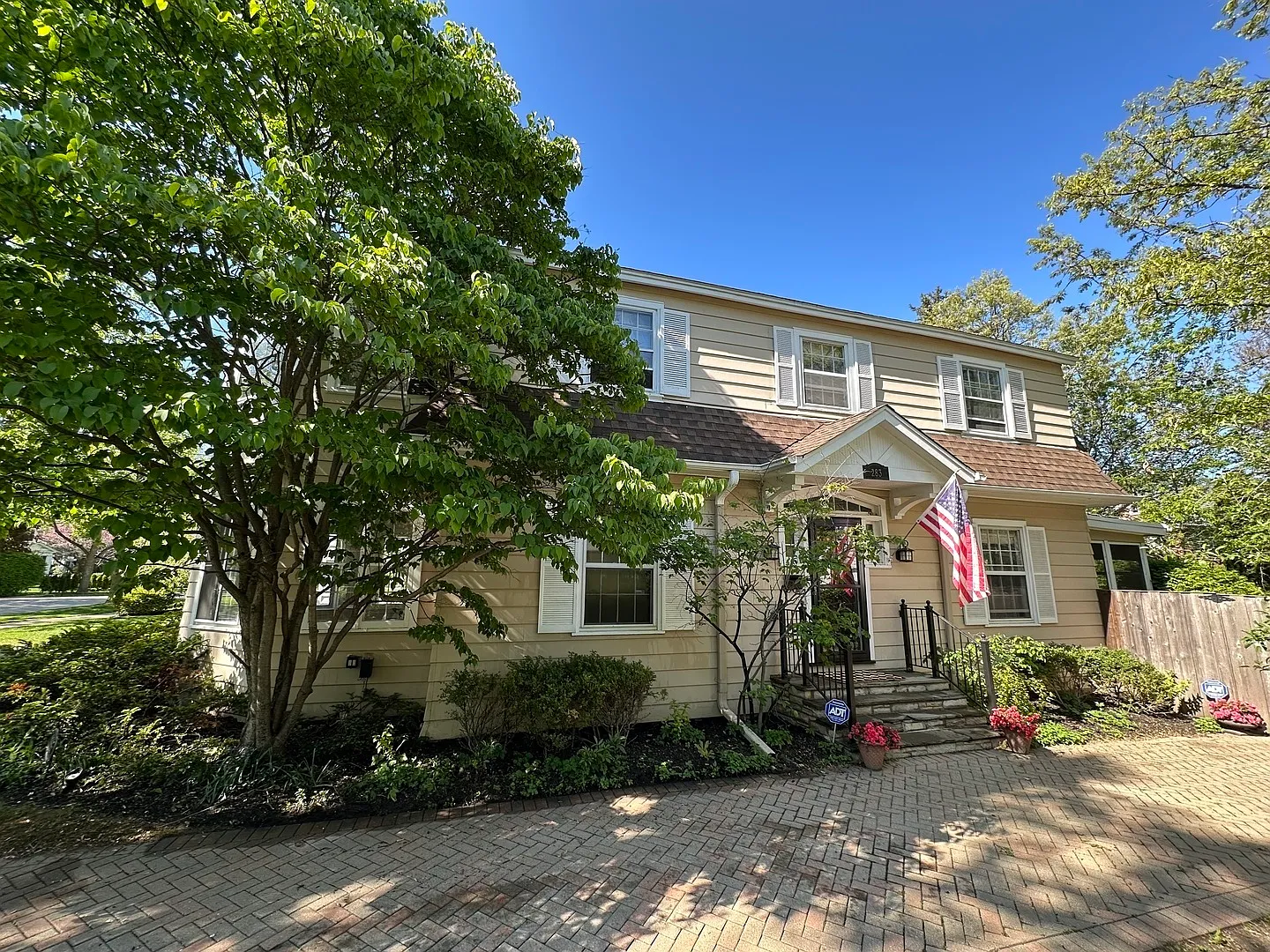 283 Ridge Ave photo 1