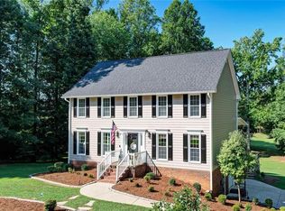 242 E Plantation Cir, Reidsville, NC 27320
