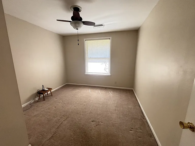 3048 Edgemont Dr — Photo 20