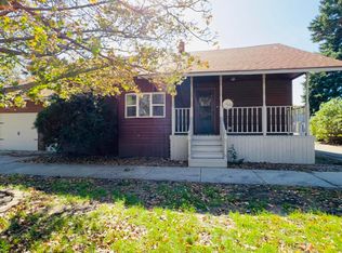 12 4th Ave SW, Watertown, SD 57201