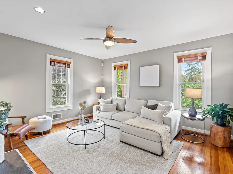 5213 Cathedral Ave NW — Photo 10
