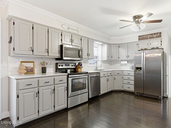 3rd image of 2859 Sheldon Rd