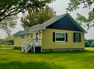 1249 Lakeshore Rd, Manistee, MI 49660