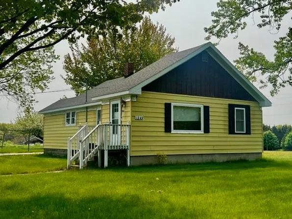 1249 Lakeshore Rd, Manistee, MI 49660
