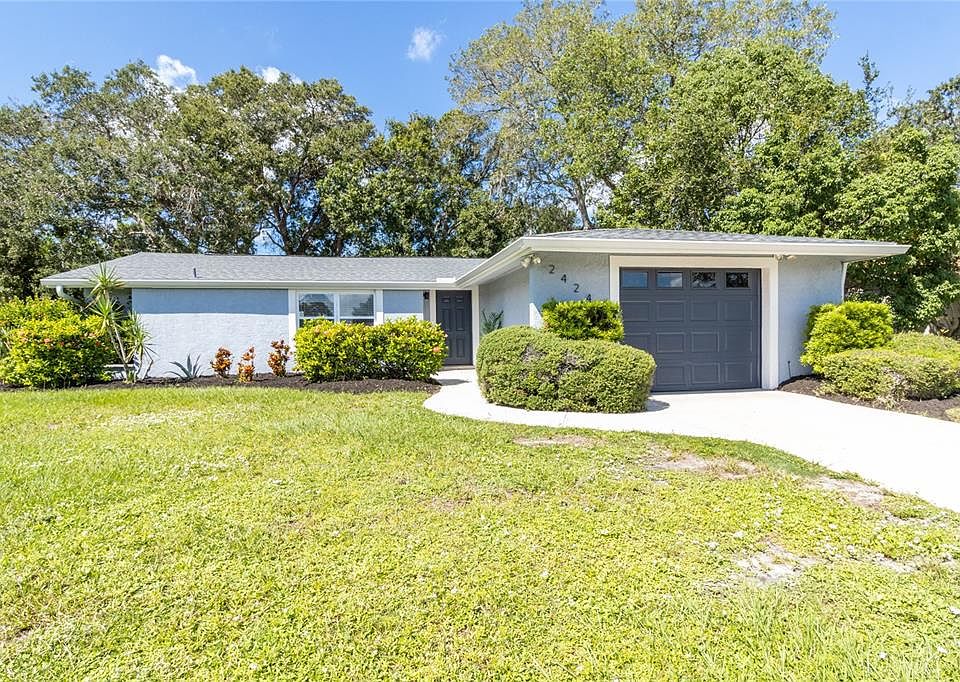 1st image of 2424 Breakwater Cir