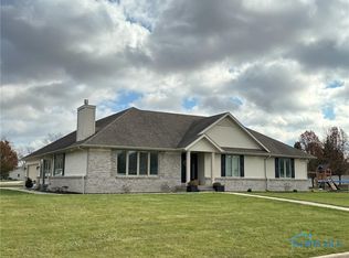 1001 Stonehedge Dr, Bryan, OH 43506