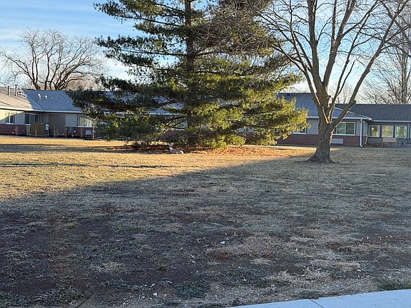 4th image of 1700 Park St #1700
