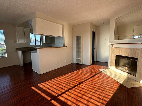 5th image of 13901 Lemoli Ave APT 9