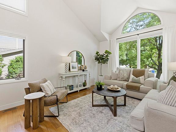 4th image of 2712 Blackstone Ct