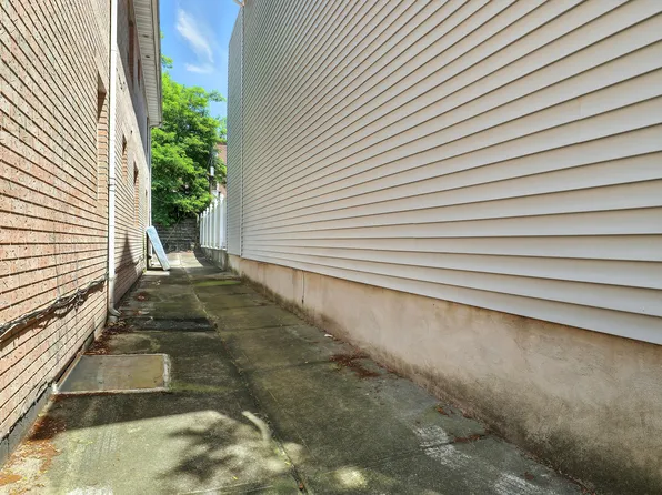 42-19 214th Place image 43 of 44