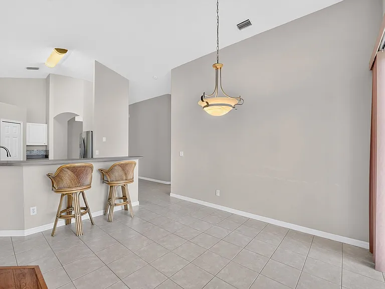 933 Shaw Cir — Photo 10